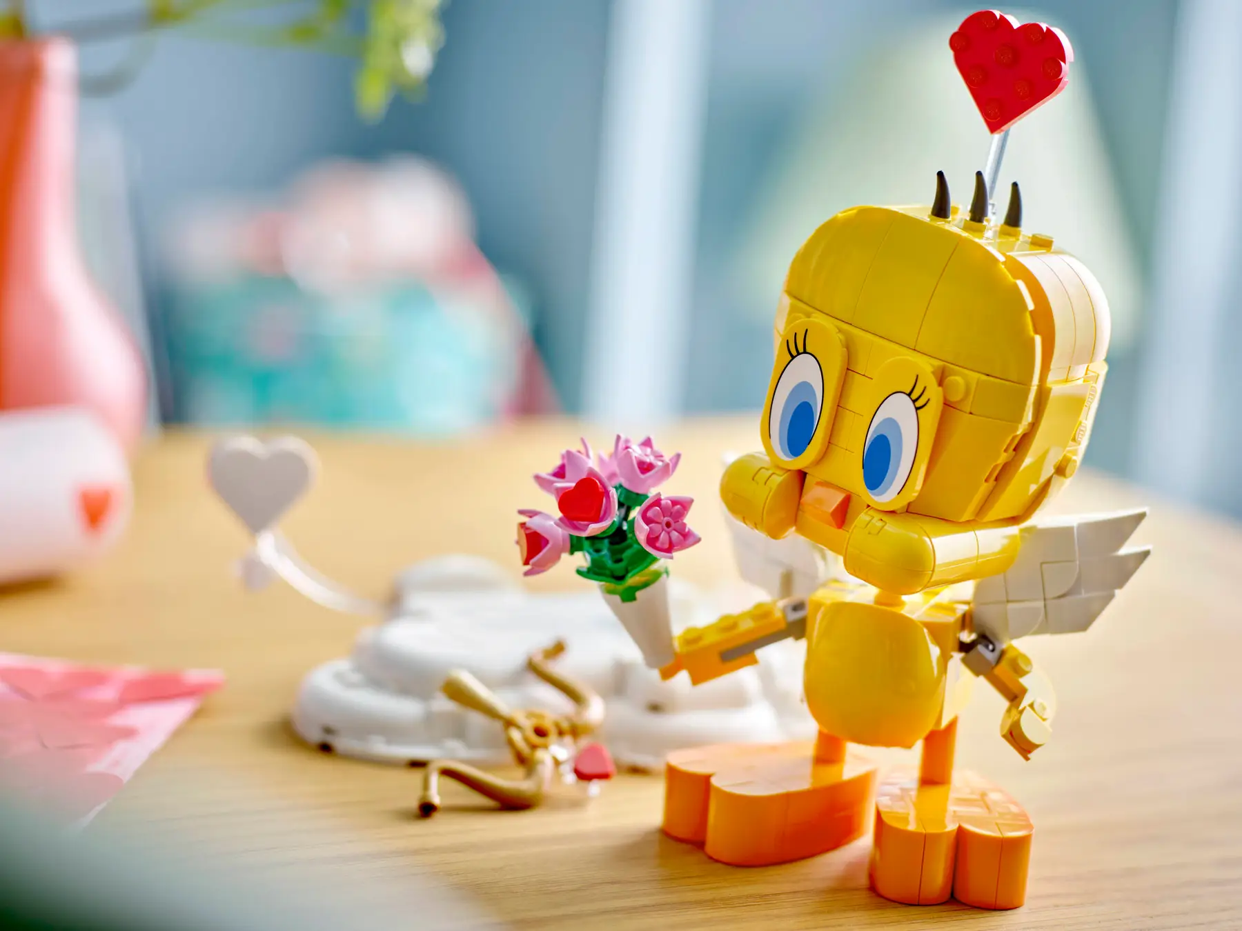 Lego: Sweetheart Tweety Bird (40824) - Image 6